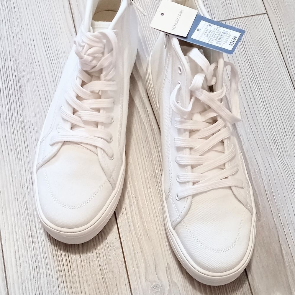 (32-4516) Universal Thread Cassie Sz 9.5